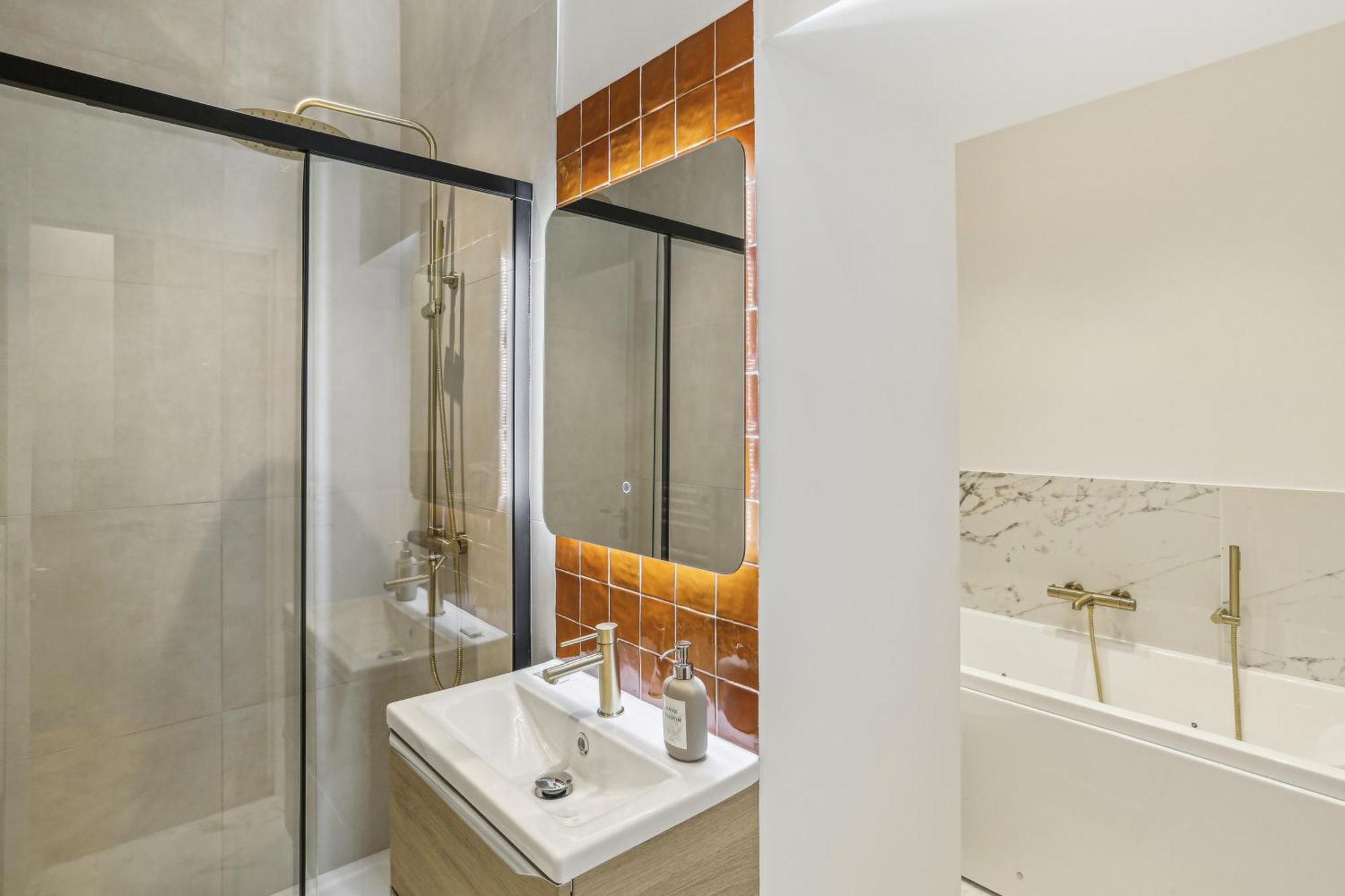 Appartamento Lavie Maison Hot Tub And Ac Near Arc De Triomphe Parigi